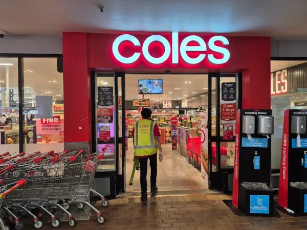 brisbane docks - nearby coles